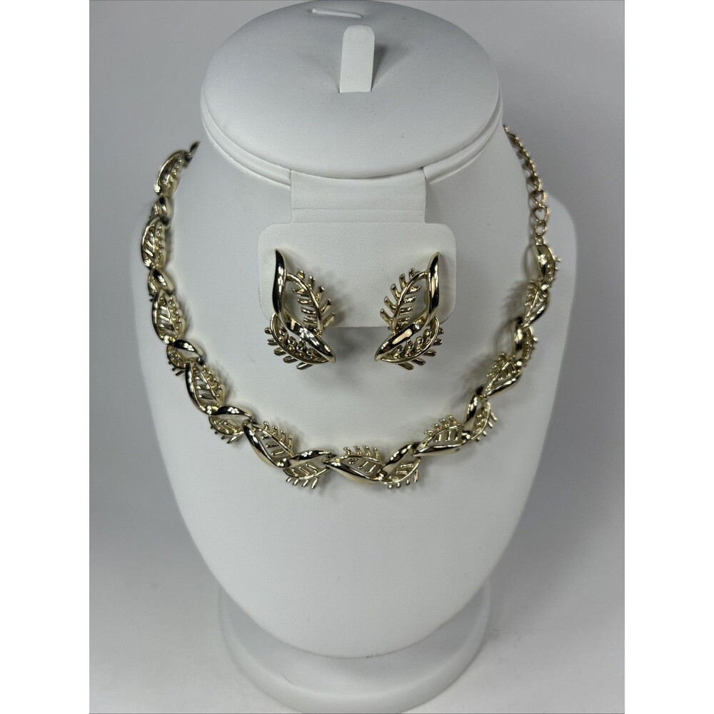 Vintage Coro Fern Leaf Necklace Choker Clip On Earrings Set Gold Tone Signed - Picture 1 of 11